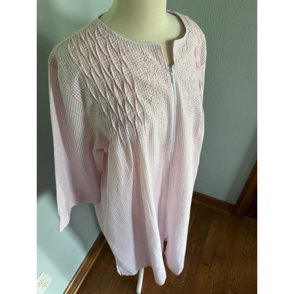 Miss Elaine Pink Seersucker Robe Mumu Long Zip Front Smocked Embroidered XL - Picture 2 of 7